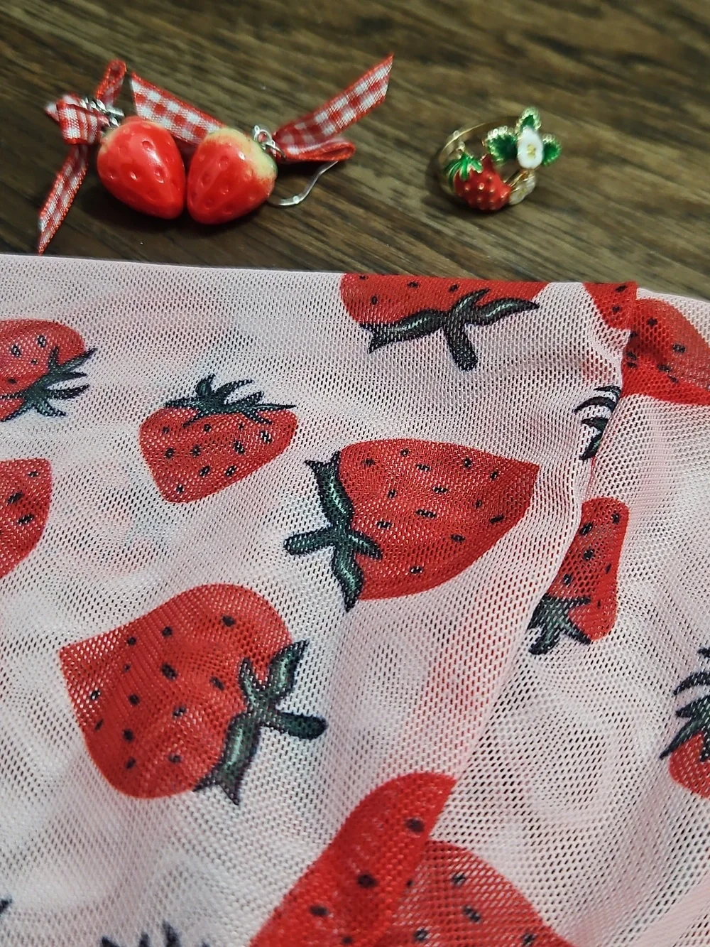 Strawberry Wrap Tie Top 1X + Matching Jewelry Set